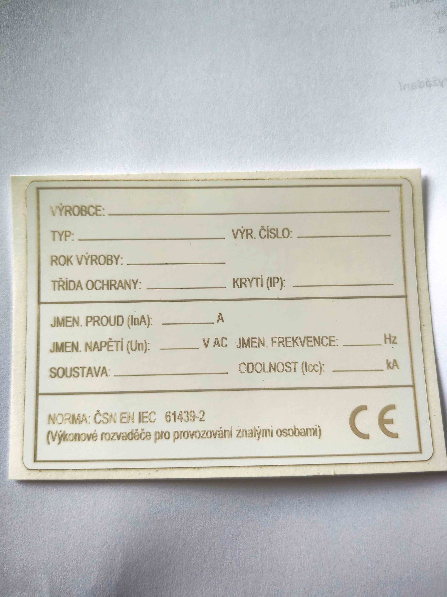 10 x Prázdný typový štítek na průmyslový rozvaděč (dle ČSN EN 61439-2)