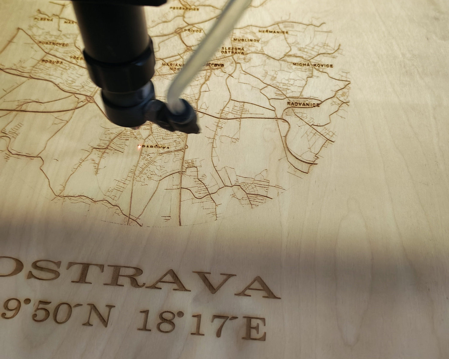 3D personalizované dřevěné mapy