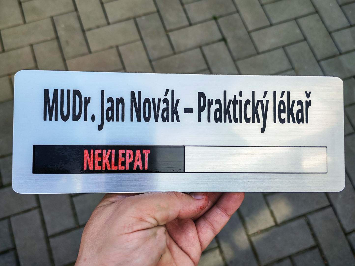 Prémiová posuvná cedulka na dveře OBSAZENO / VOLNO